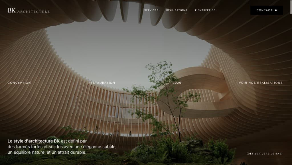 BK Architecture — hero plein écran, atrium bois et promesse « formes fortes, élégance subtile »